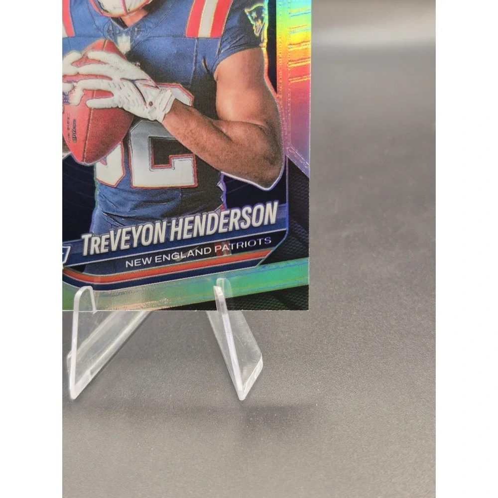 2025 Panini Prizm TreVeyon Henderson #427 Silver Variation Prizm (RC) Patriots